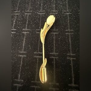Vintage Avon Gold Tone Tulip Flower Brooch Pin Fashion Jewelry